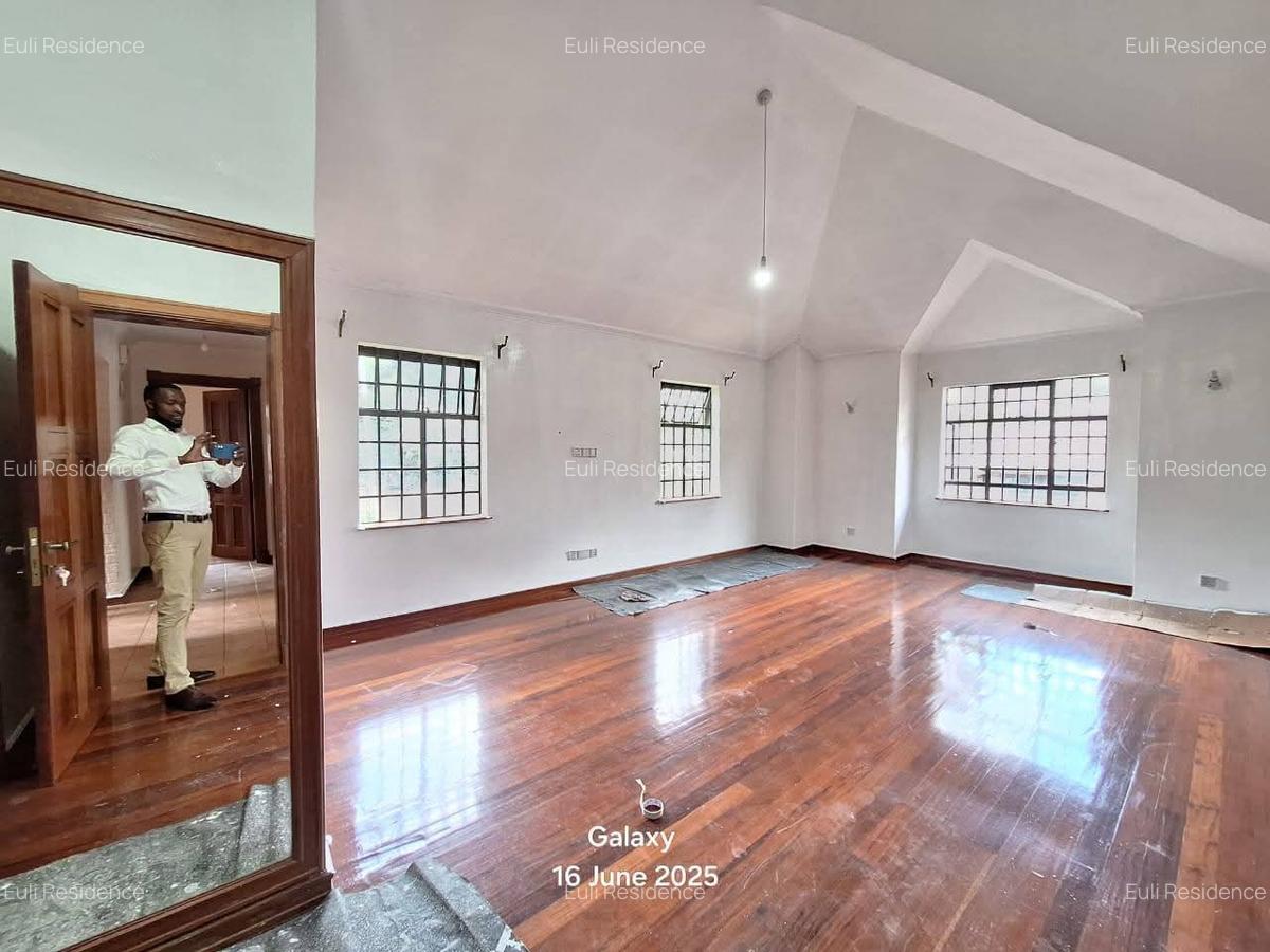 4 Bed Townhouse with En Suite at Peponi Rd - 5