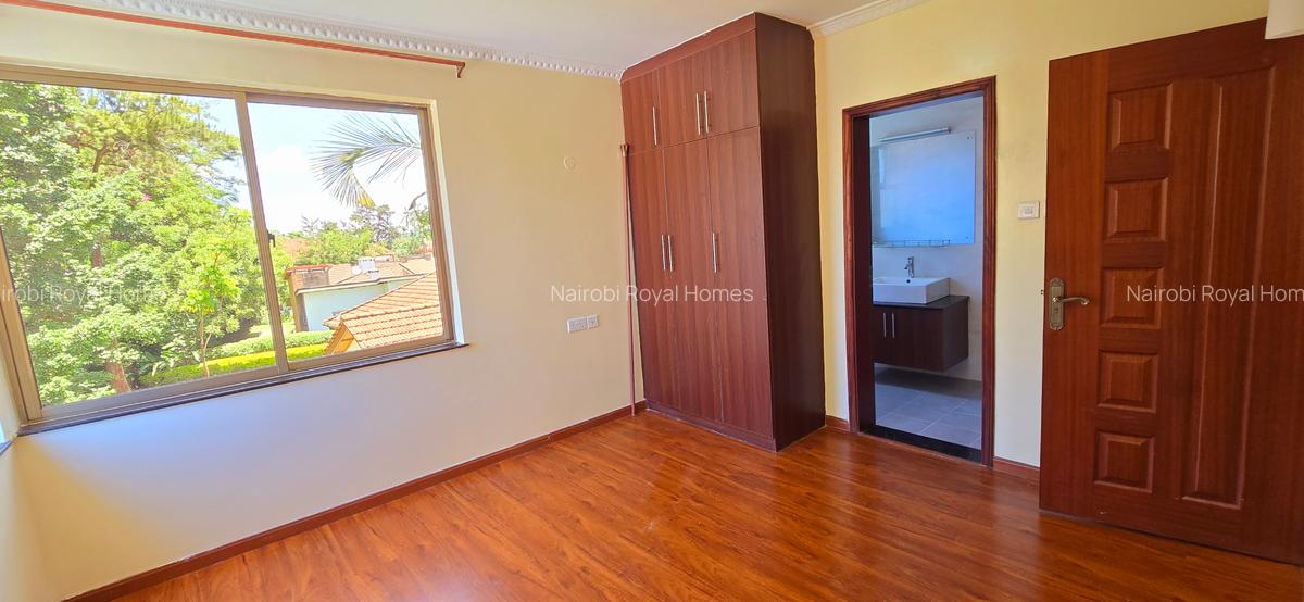 5 Bed Townhouse with En Suite at Convent Drive - 18