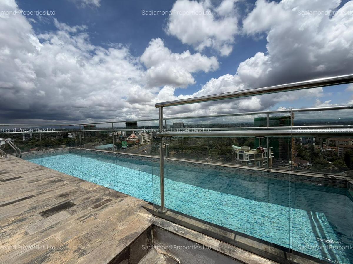 3 Bed Apartment with En Suite in Brookside - 16