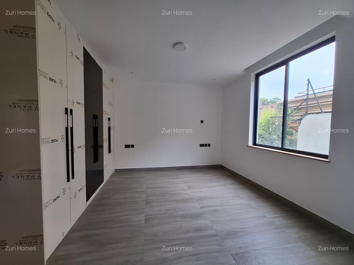 5 Bed Townhouse with En Suite in Lavington - 15