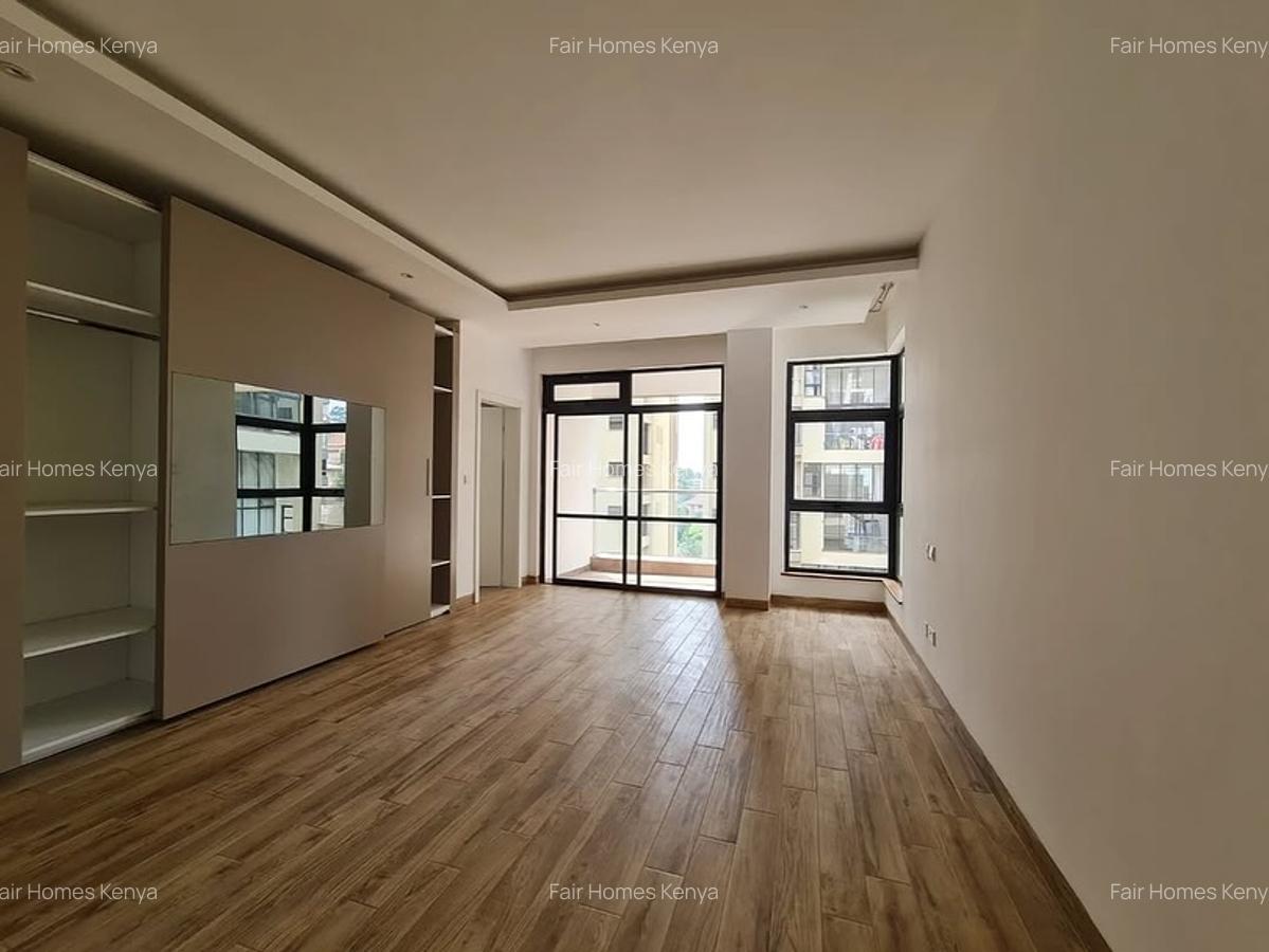 4 Bed Apartment with En Suite at Riverside Drive - 14