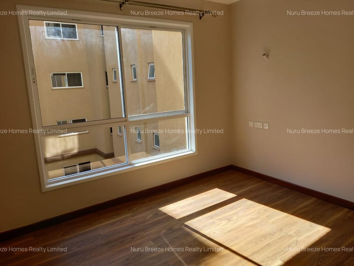 3 Bed Apartment with En Suite in Riverside - 8