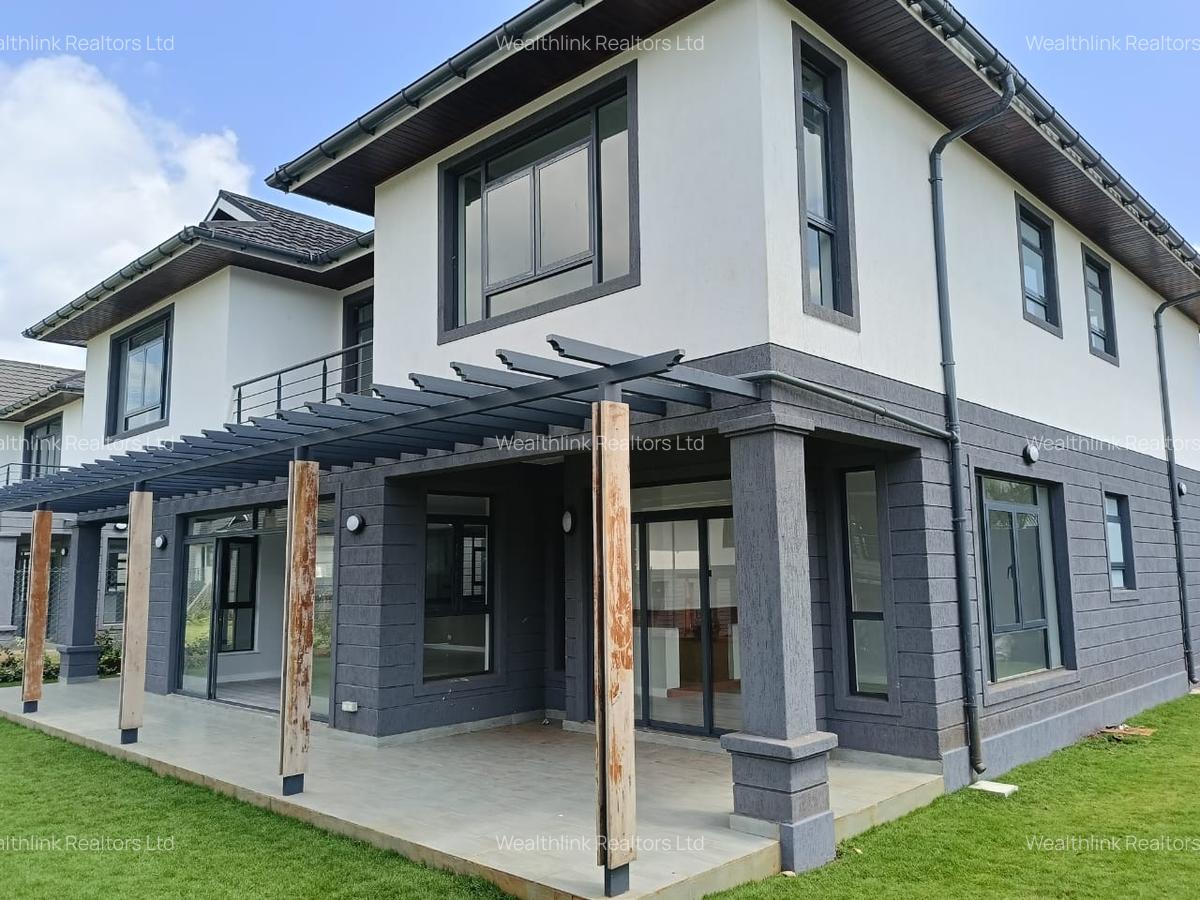 4 Bed Townhouse with En Suite at Five Star Paradise - 1