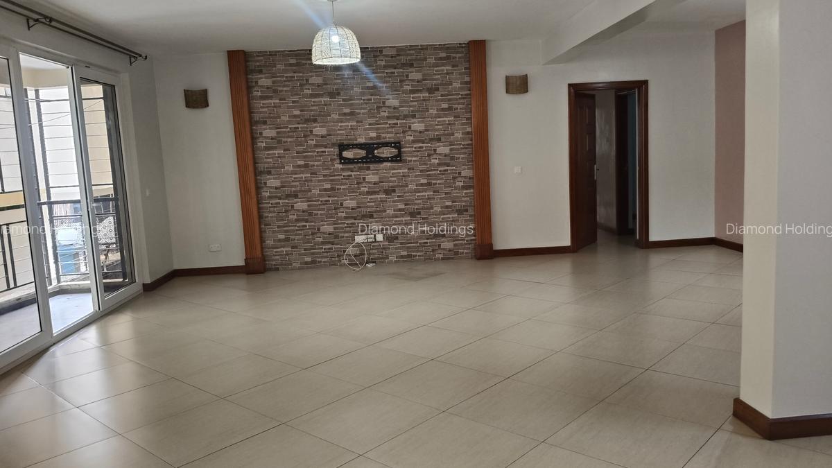 4 Bed Apartment with En Suite at Parklands - 3