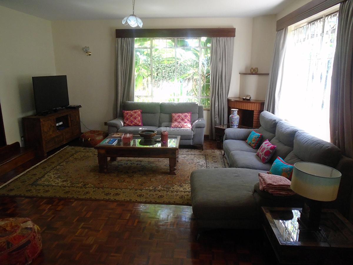 5 Bed Townhouse with En Suite in Kyuna - 3