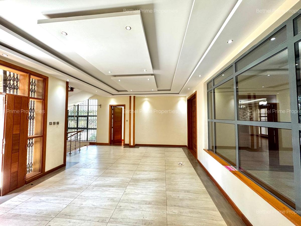 6 Bed Townhouse with En Suite in Nyari - 17