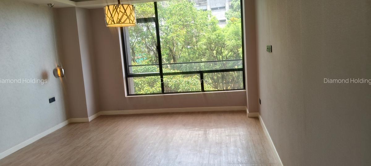 Serviced 3 Bed Apartment with En Suite at Brookside - 10