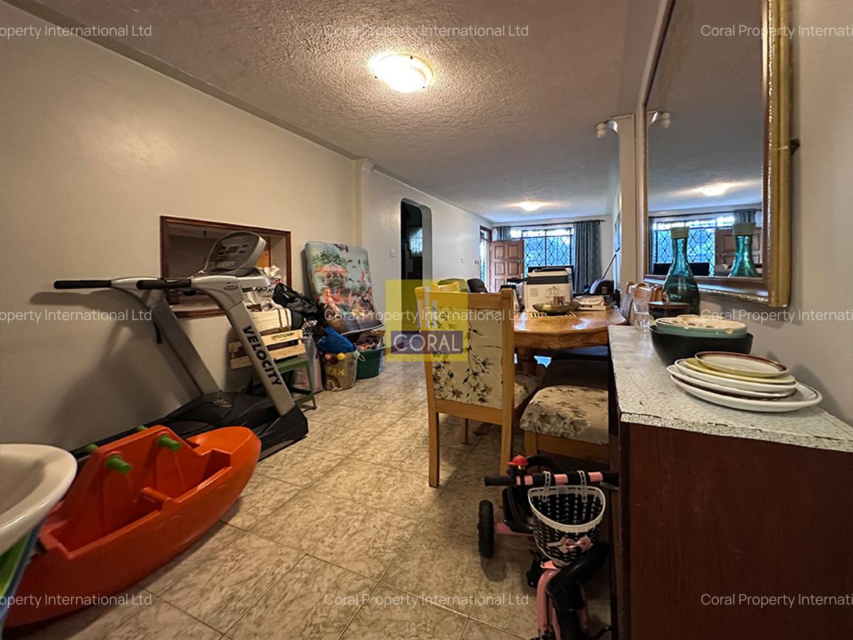 4 Bed Townhouse in Parklands - 19