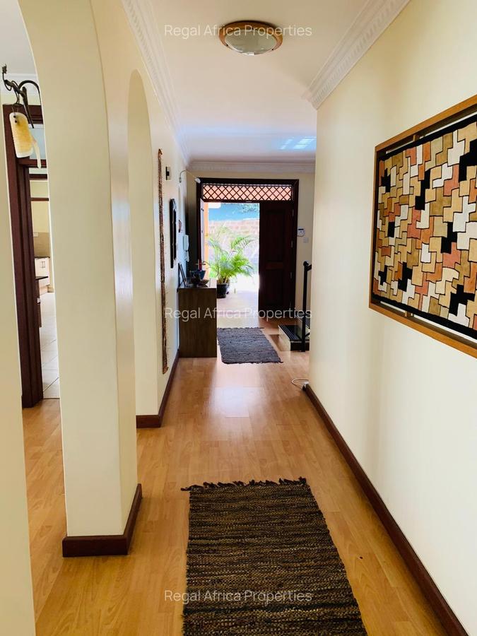 4 Bed Townhouse with En Suite at Lavington - 5