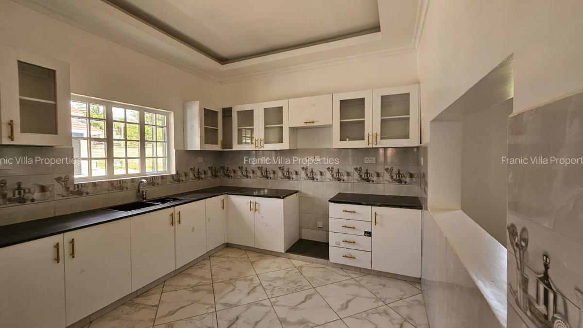 3 Bed House with En Suite at Runda - 3