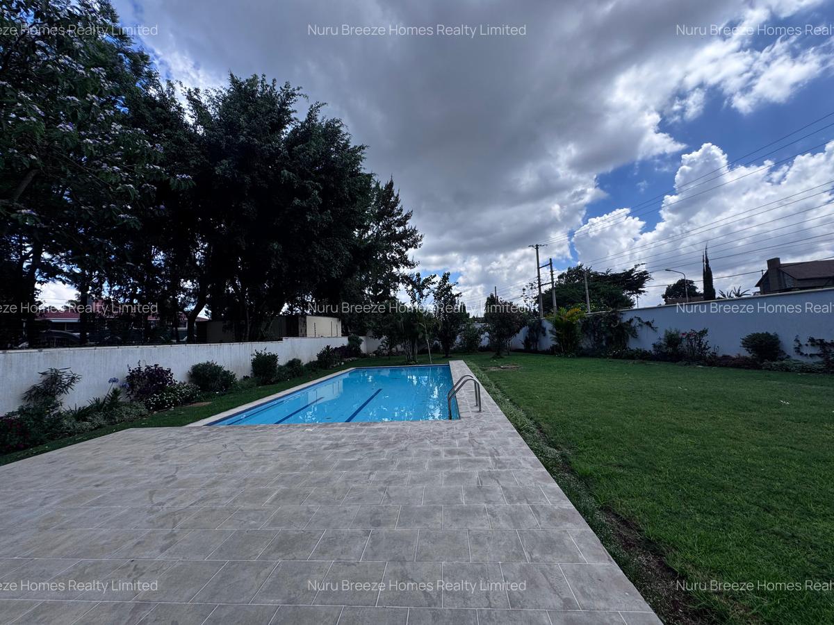 5 Bed House with En Suite in Runda - 17