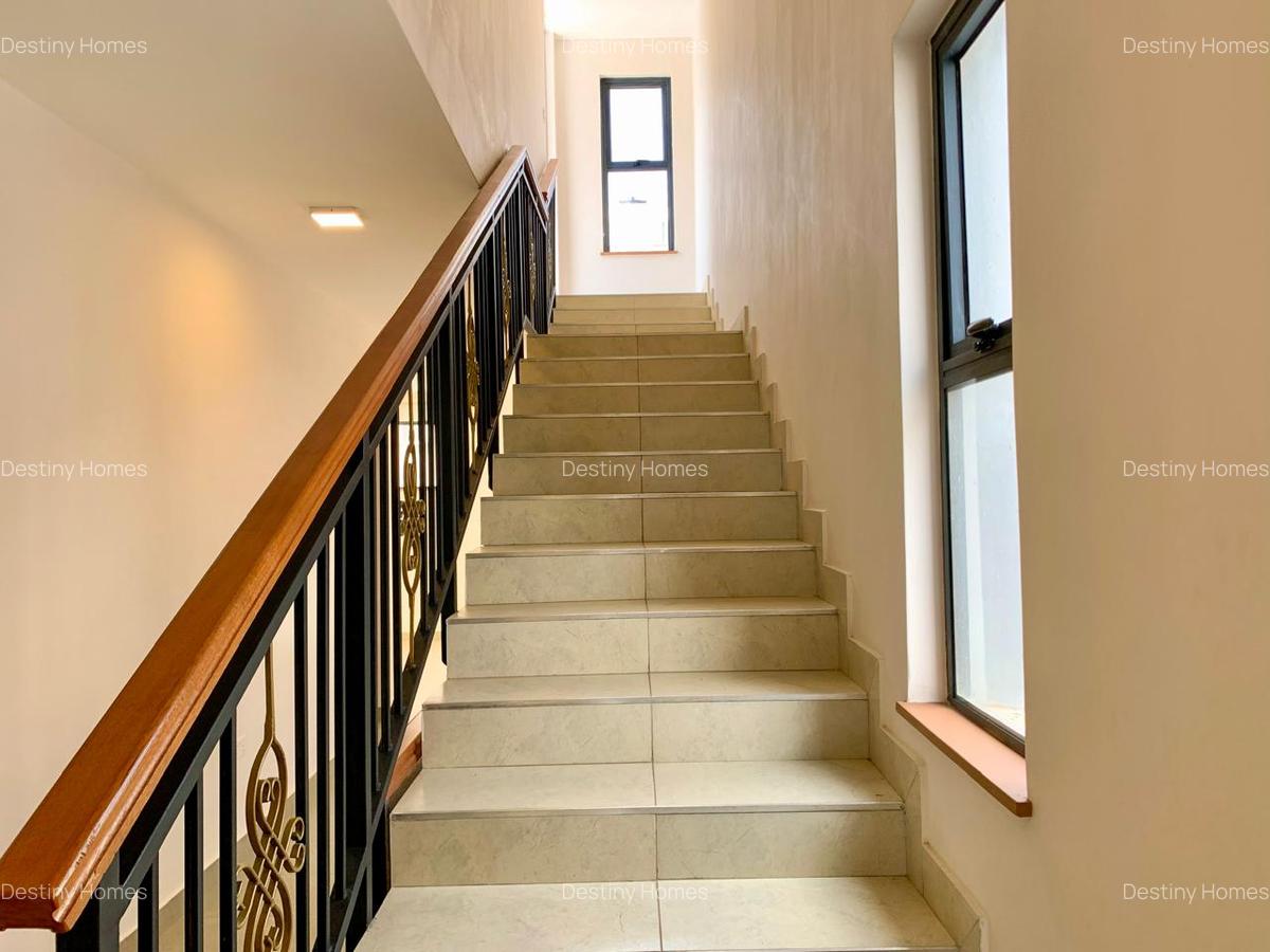 4 Bed Villa with En Suite in Mombasa Road - 3