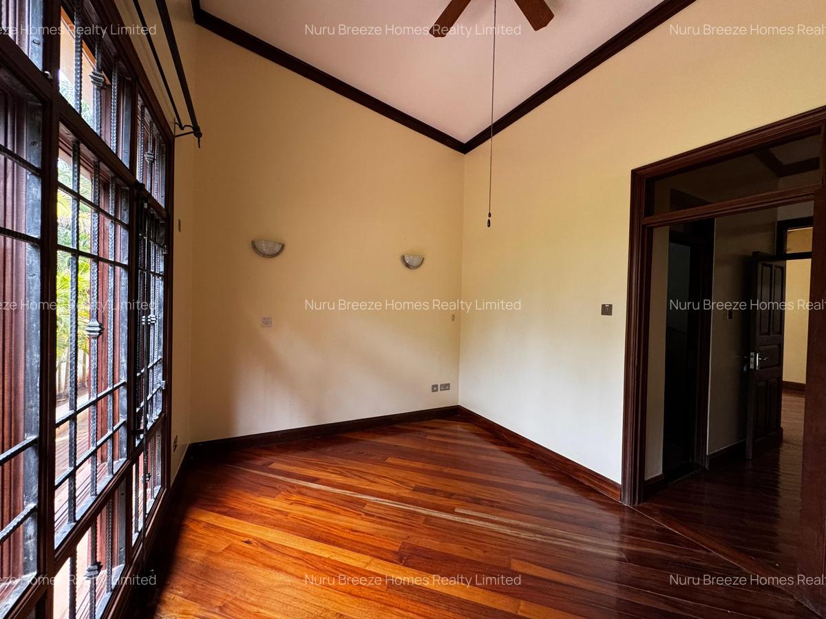 3 Bed Townhouse with En Suite in Hill View - 4