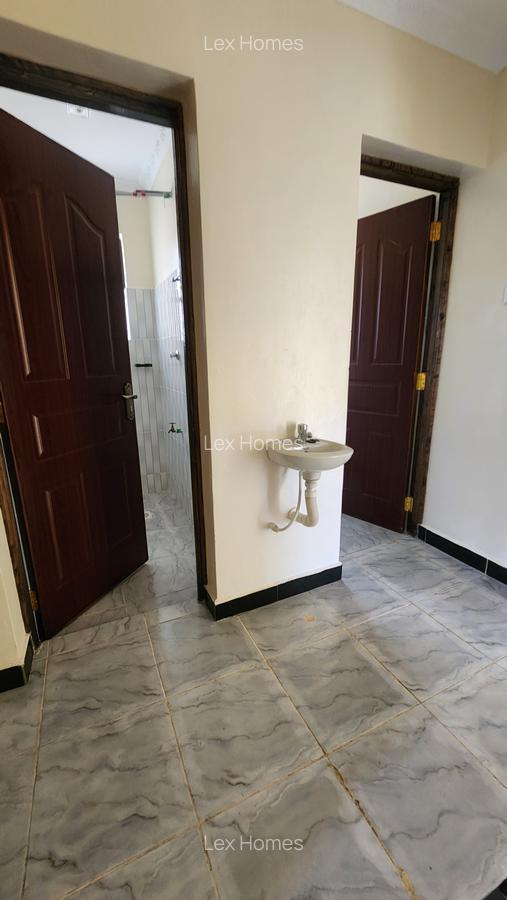 4 Bed House with En Suite at Kahuho - 10