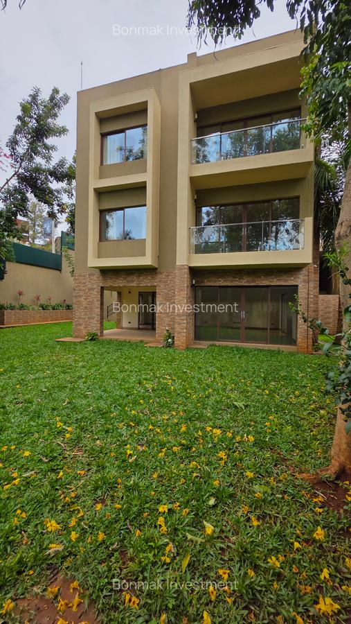 5 Bed Townhouse with En Suite at Convent Drive - 5