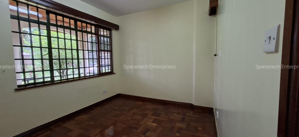5 Bed House with En Suite in Nyari - 17