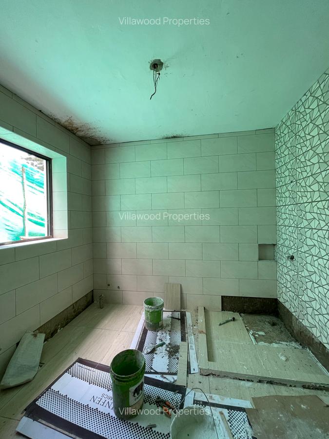 5 Bed Villa with En Suite in Kyuna - 5