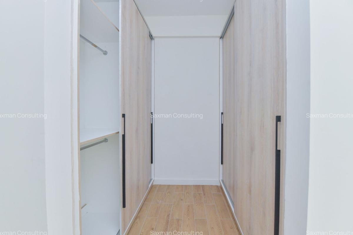 1 Bed Apartment with En Suite in Lavington - 8