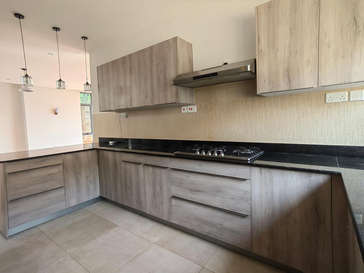 5 Bed Townhouse with En Suite at Mzima Springs - 7