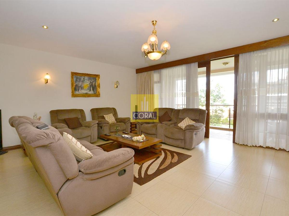 3 Bed Apartment with En Suite in Riverside - 3