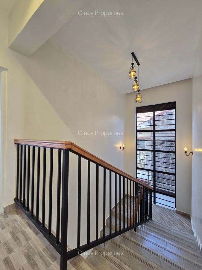 5 Bed House with En Suite at Membley - 7