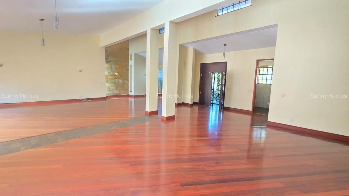 5 Bed House with En Suite at Runda. - 3