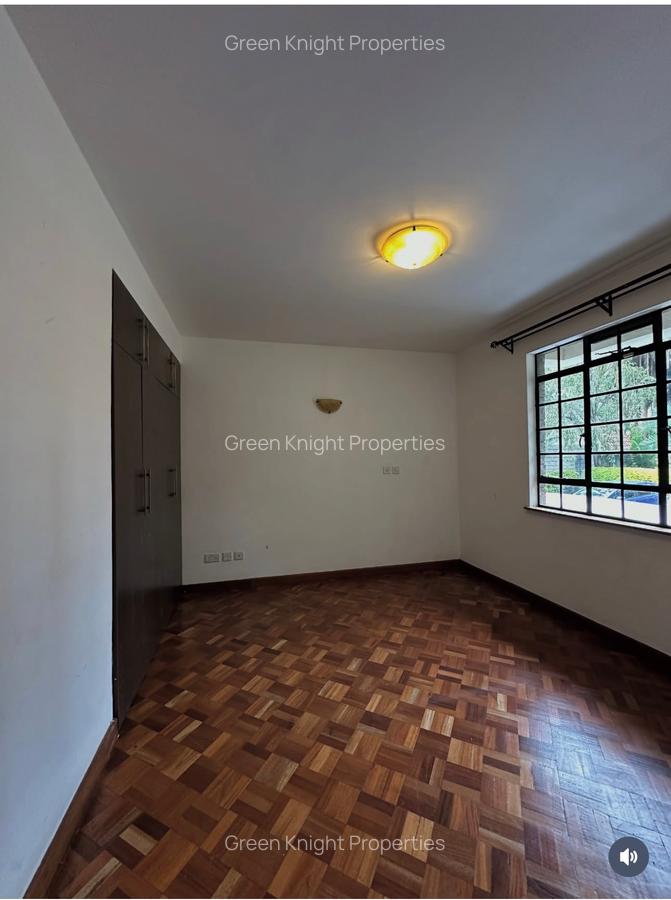 4 Bed House with En Suite in Lavington - 5