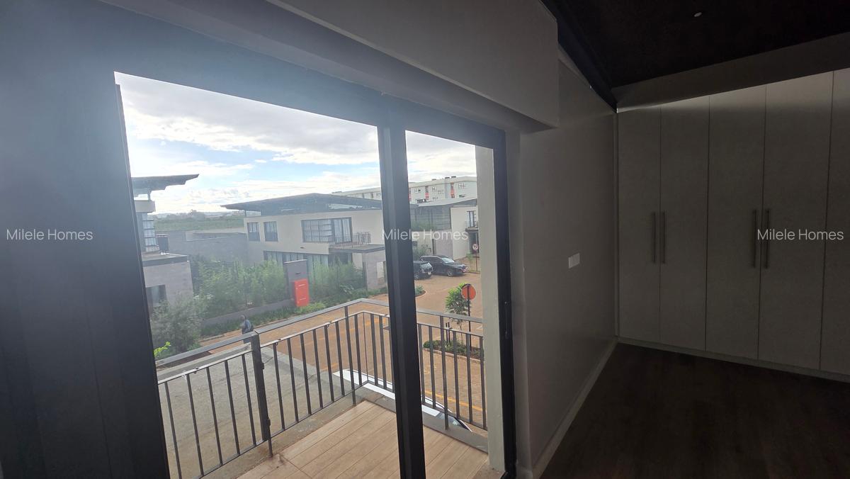 4 Bed Townhouse with En Suite at Paradise - 6