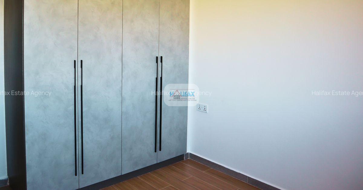 2 Bed Apartment with Gym in Riverside - 10