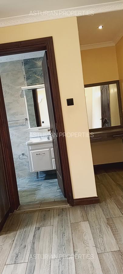 4 Bed Townhouse with En Suite in Lavington - 18