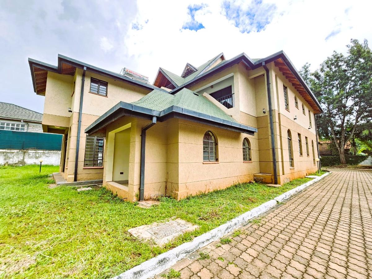 6 Bed House with En Suite in Runda - 8