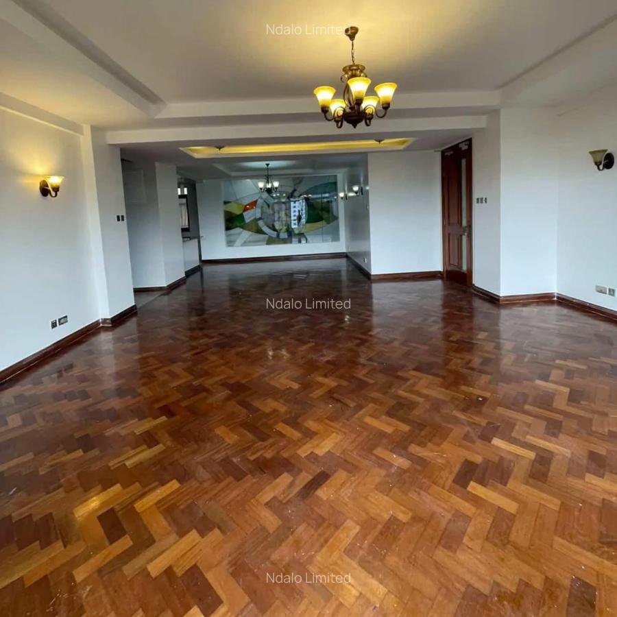 4 Bed Apartment with En Suite at Riverside - 3