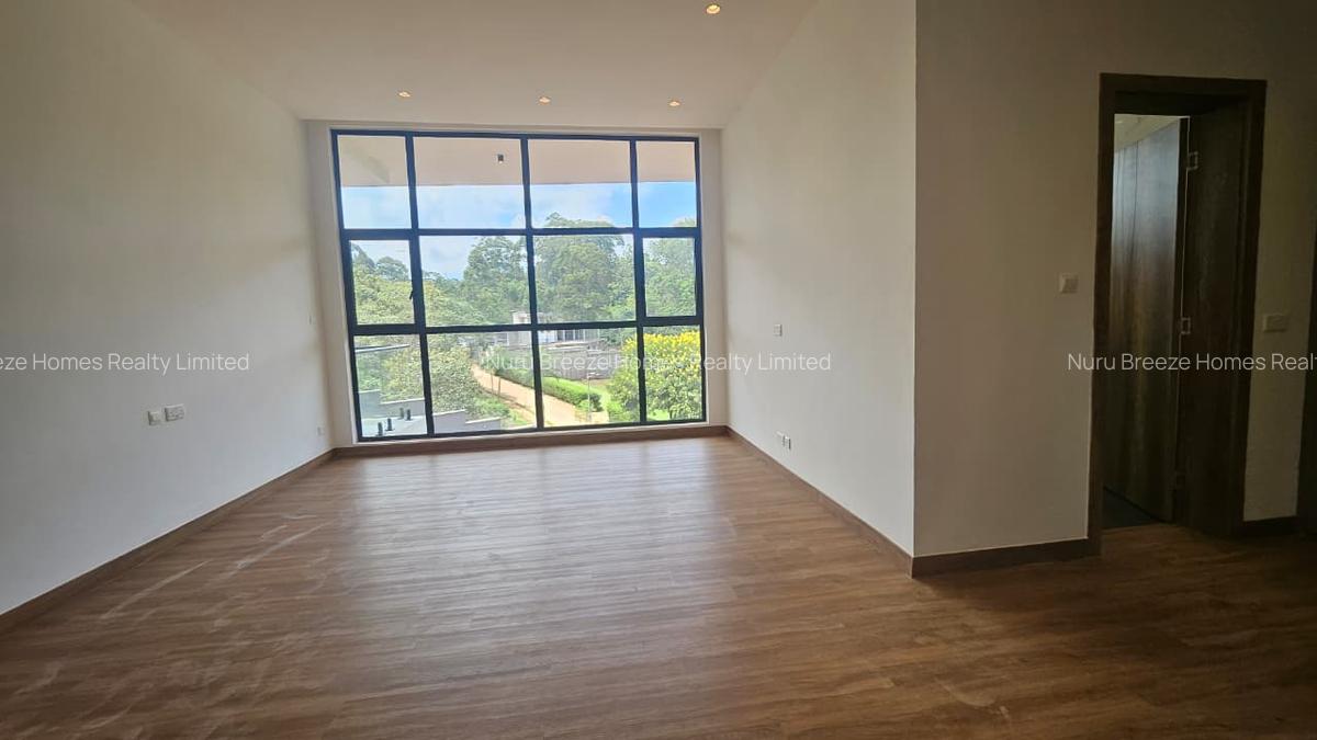 5 Bed House with En Suite in Nyari - 14