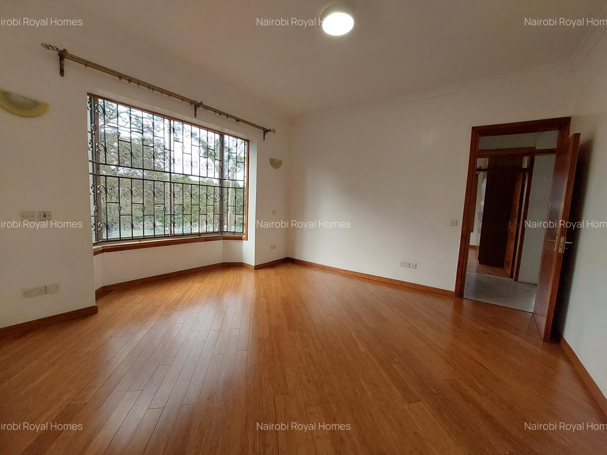 5 Bed Townhouse with En Suite at Eldama Park - 9