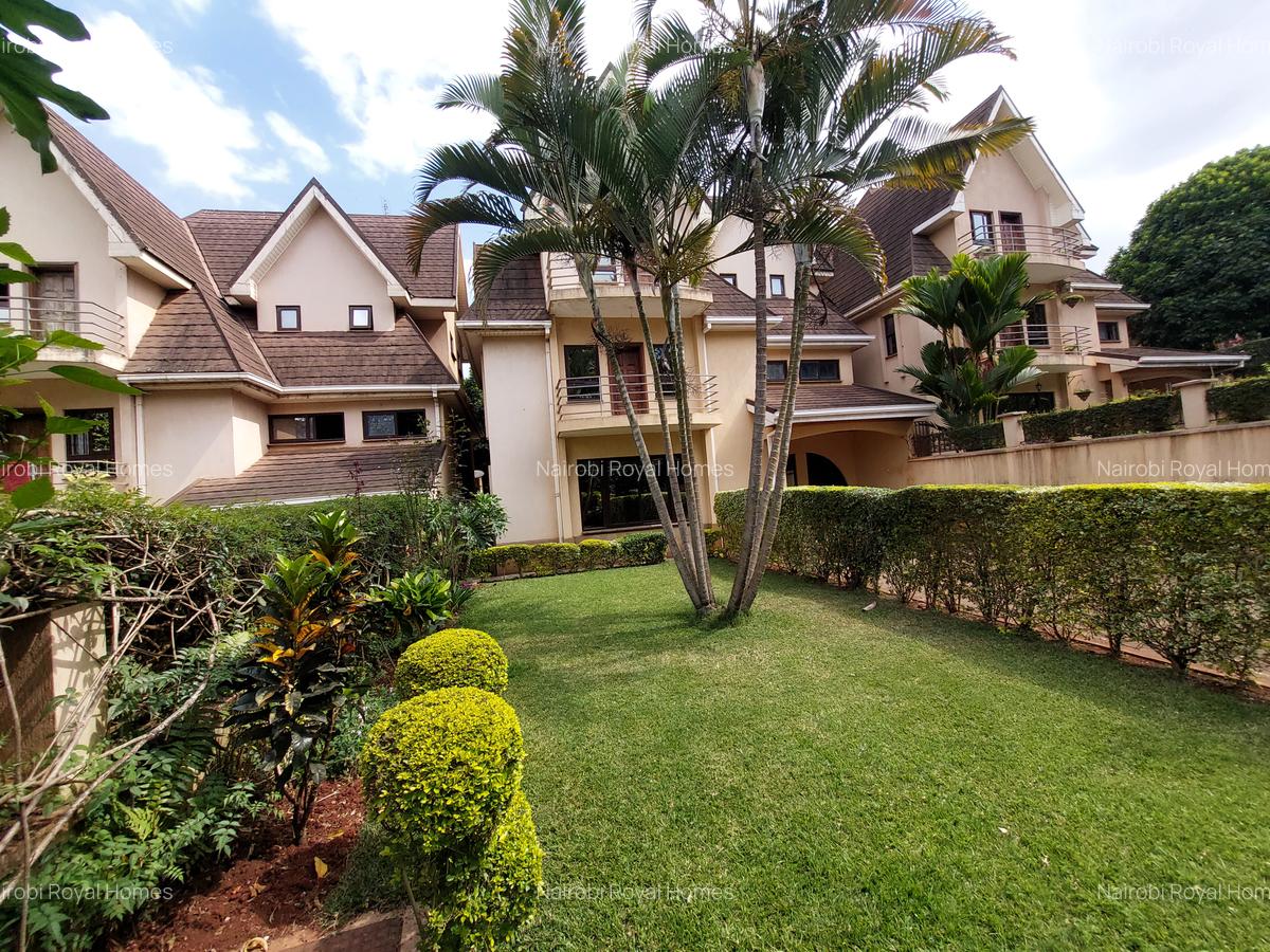 5 Bed Townhouse with En Suite at Lavington - 5