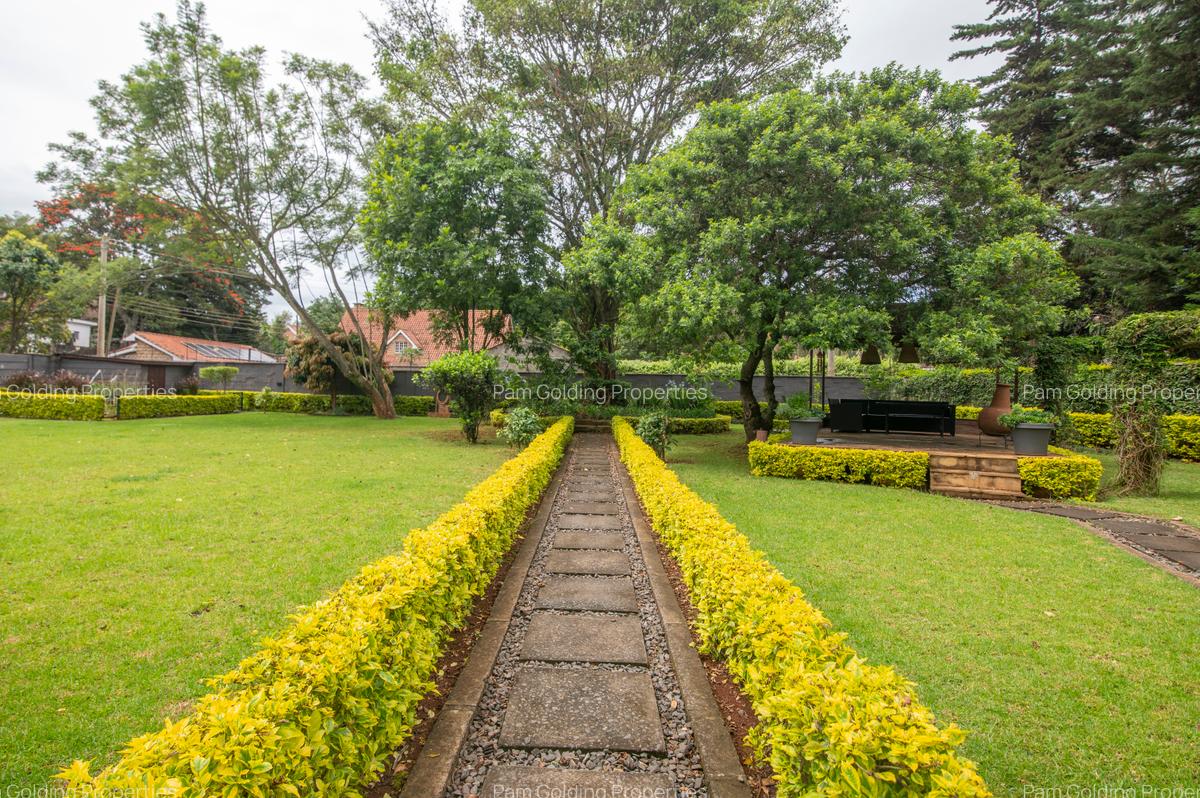 5 Bed House with En Suite in Runda - 13