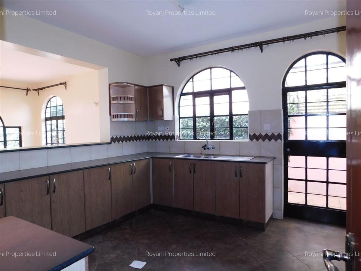 4 Bed House with En Suite at Fivestar Meadows - 4