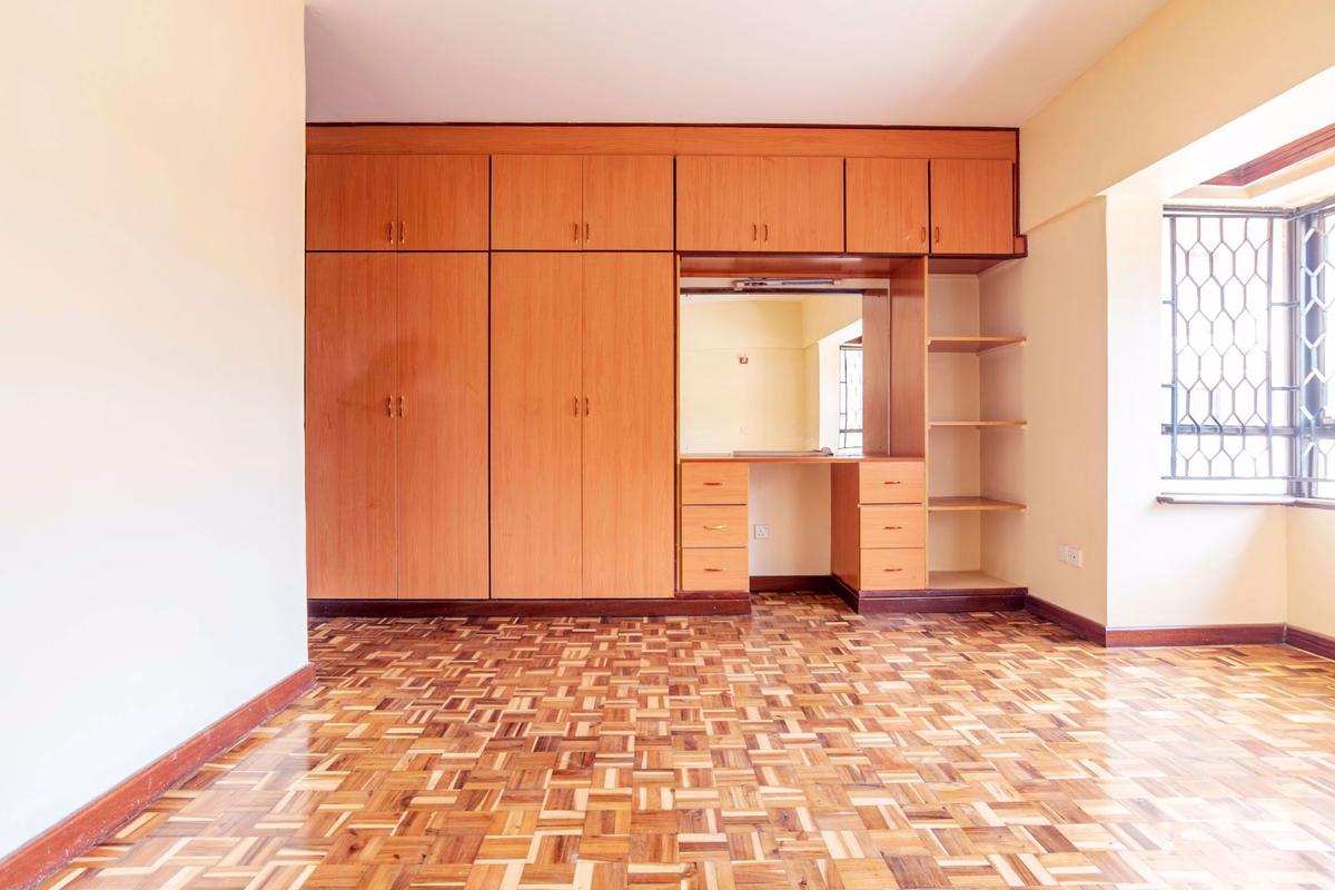 3 Bed Apartment with En Suite in Westlands Area - 17