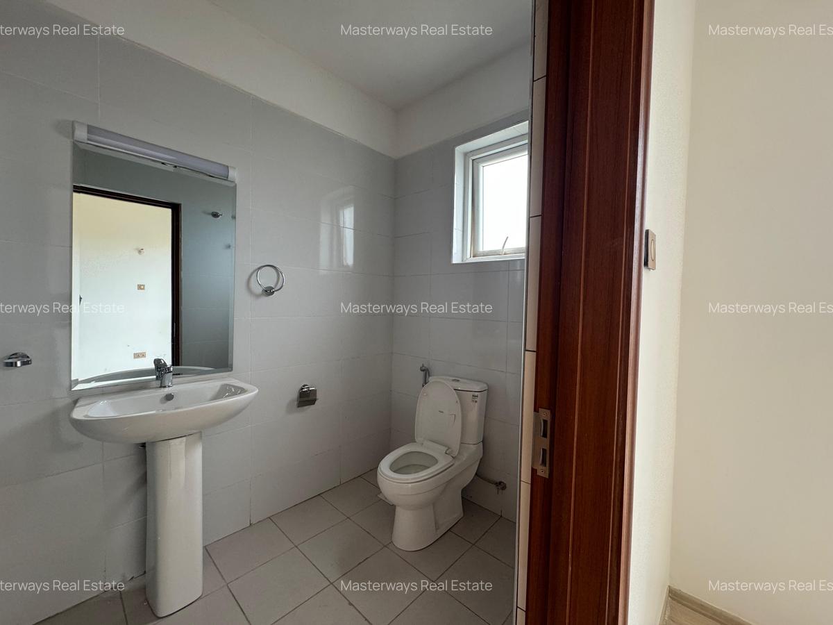 3 Bed Apartment with En Suite at Sports Road - 6