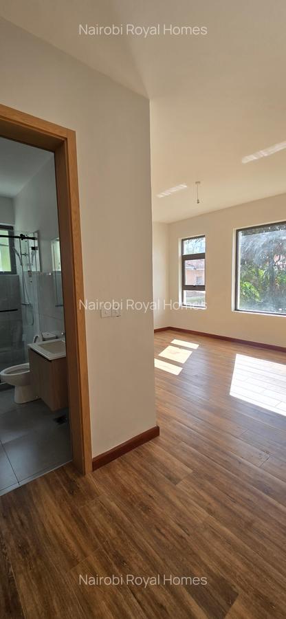 5 Bed Townhouse with En Suite at Lavington Green - 20