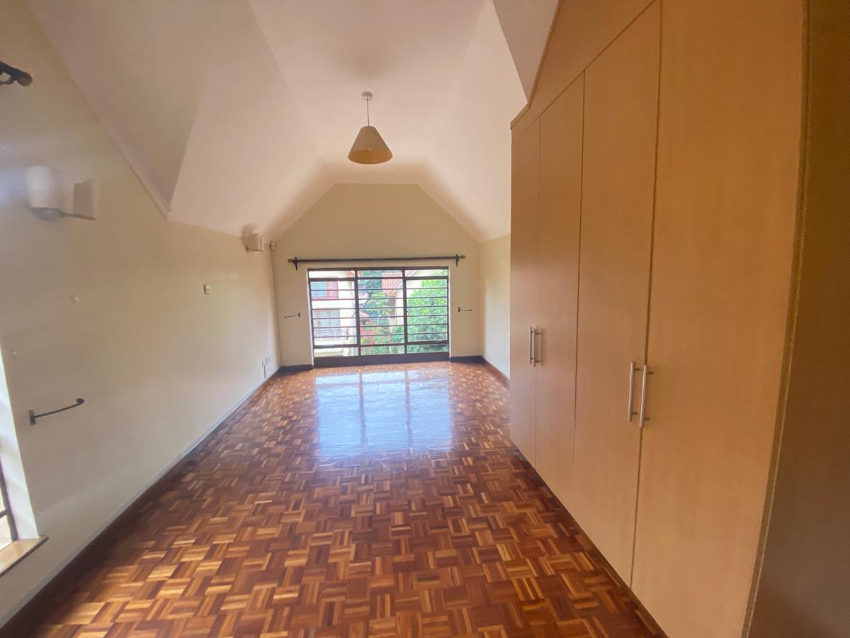 5 Bed Townhouse with En Suite in Lavington - 9