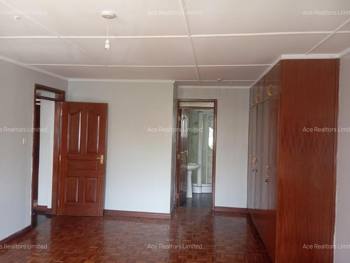 3 Bed Apartment with En Suite at Valley Arcade - 13