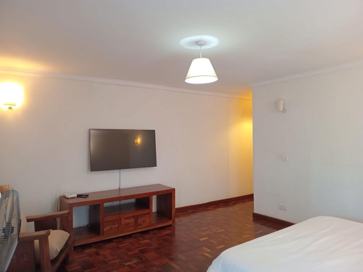 Furnished 3 Bed Apartment with En Suite in Parklands - 18