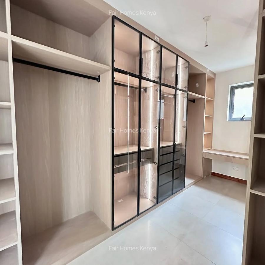 6 Bed Townhouse with En Suite at Lavington Green - 7