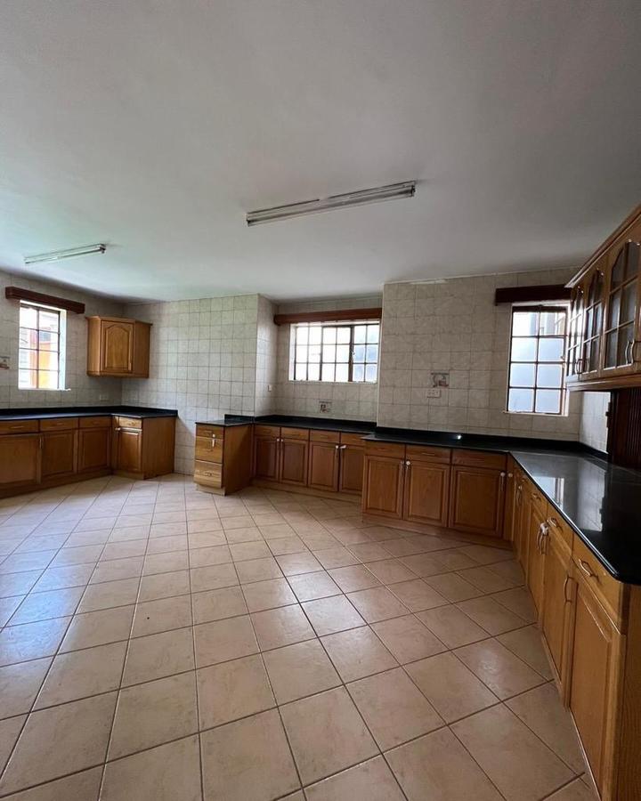 5 Bed Townhouse with En Suite in Lavington - 8