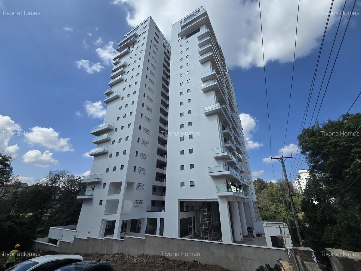 2 Bed Apartment with Swimming Pool in Riverside - 2