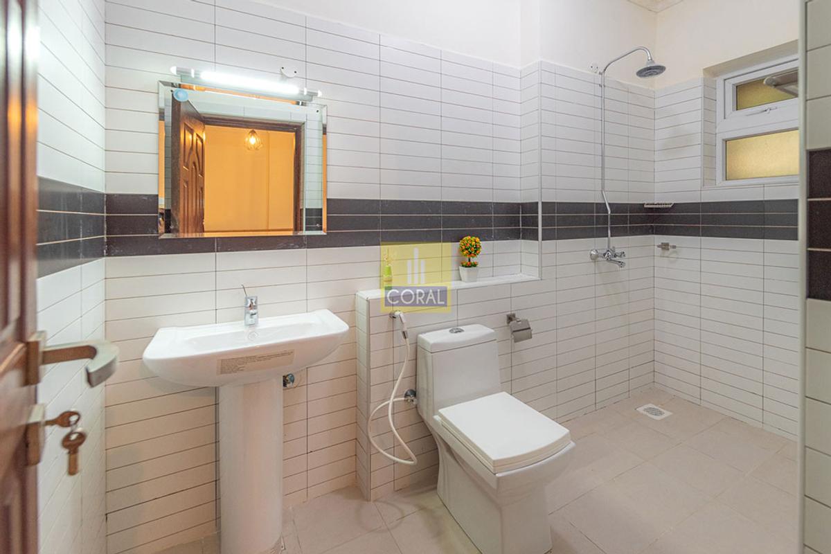 2 Bed Apartment with En Suite in Lavington - 12