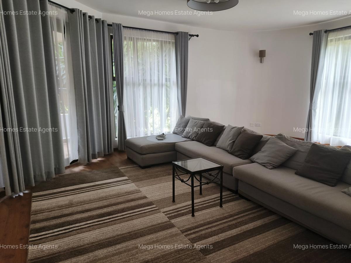 Serviced 3 Bed Apartment with En Suite in Riverside - 2