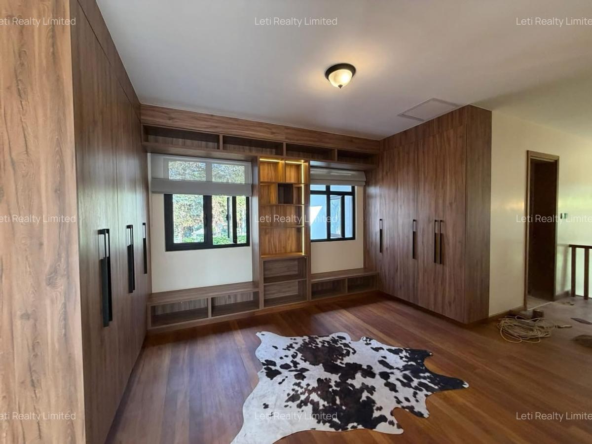 5 Bed House with En Suite in Runda - 15