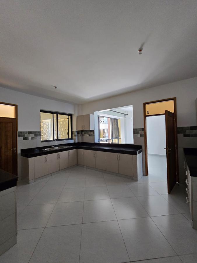 4 Bed Apartment with En Suite at Nyali Beach Road - 10